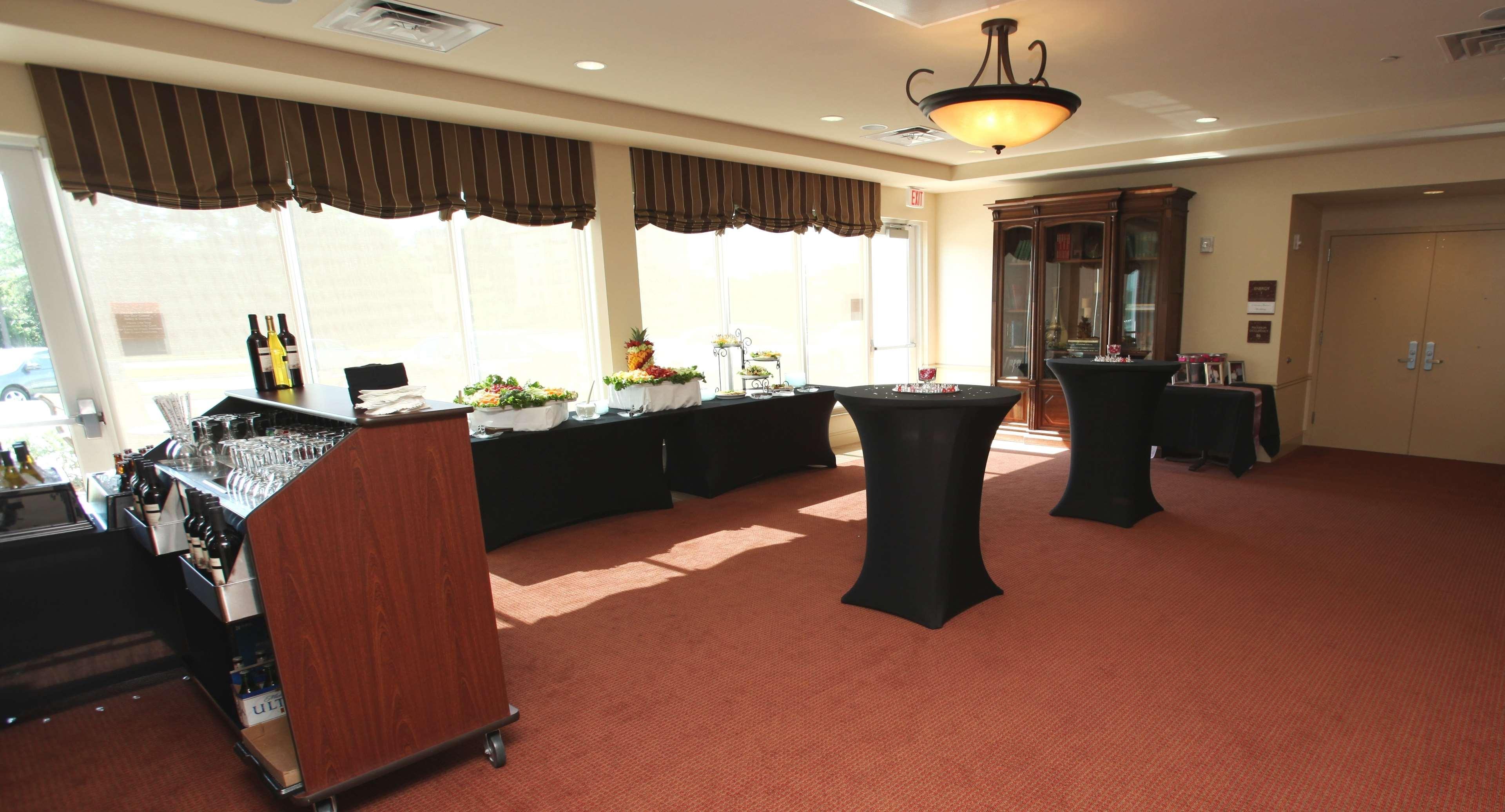 Hilton Garden Inn Houston Energy Corridor Restoran gambar