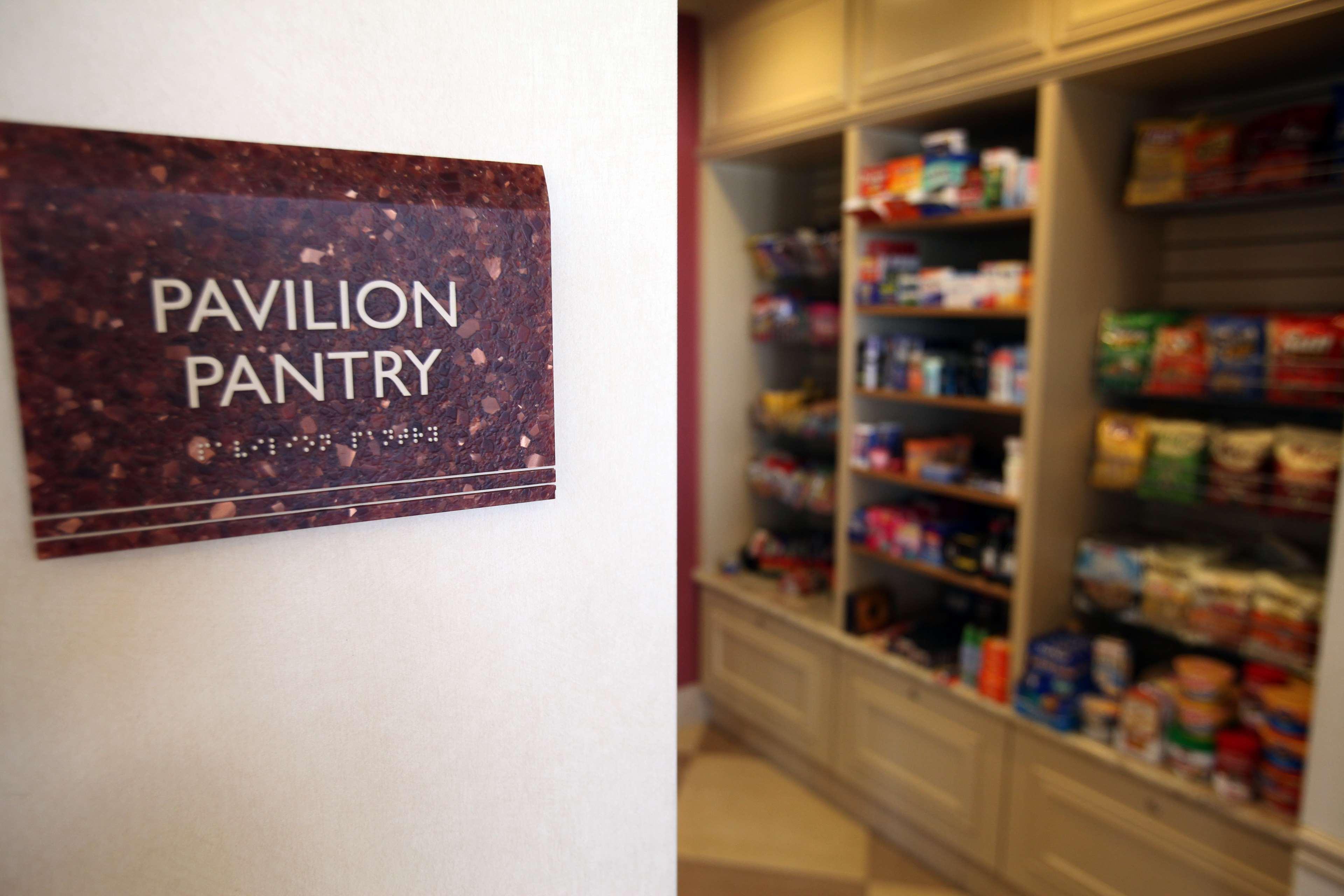 Hilton Garden Inn Houston Energy Corridor Restoran gambar